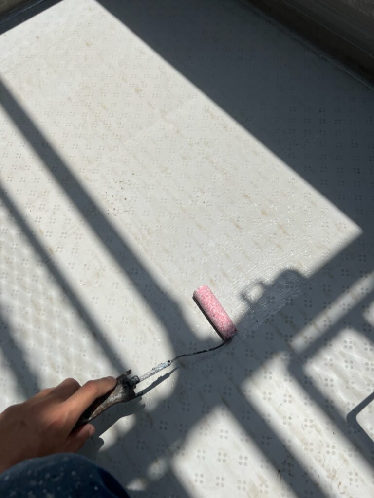 ベランダ床プライマー塗布