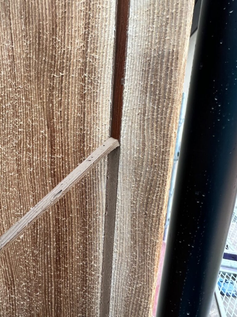 既存コーキング撤去