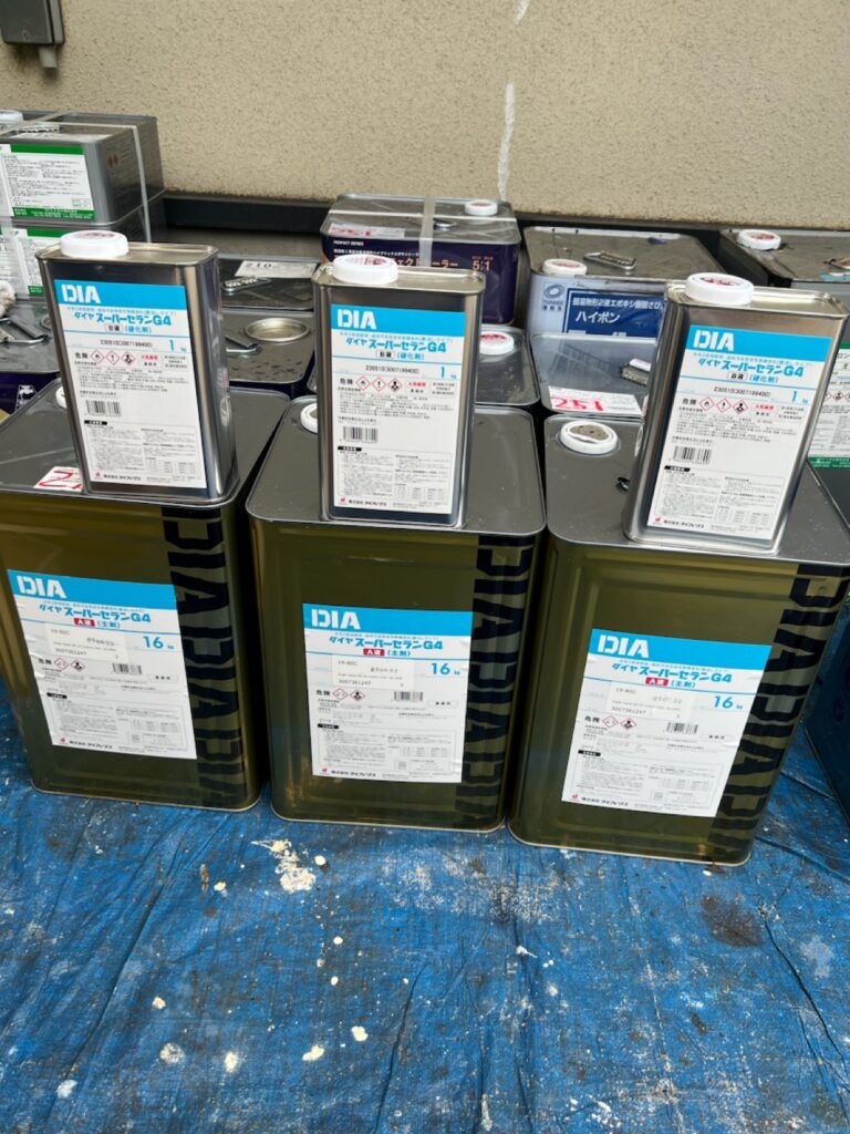 使用材料<br />
←外壁上塗り材料