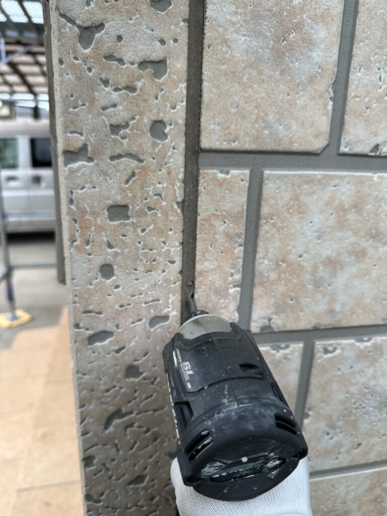 既存のコーキング撤去