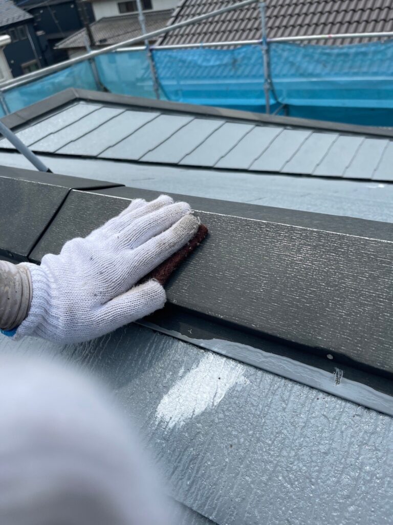 板金部ケレン<br />
（下地調整）