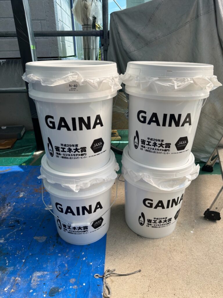 使用材料<br />
←外壁上塗り材料