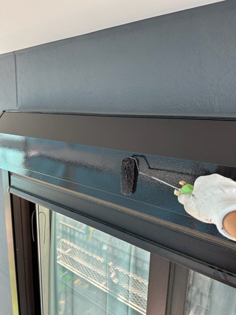 シャッターBOX上塗り