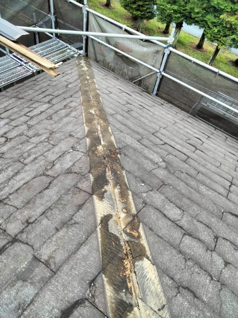 既存の棟板金撤去