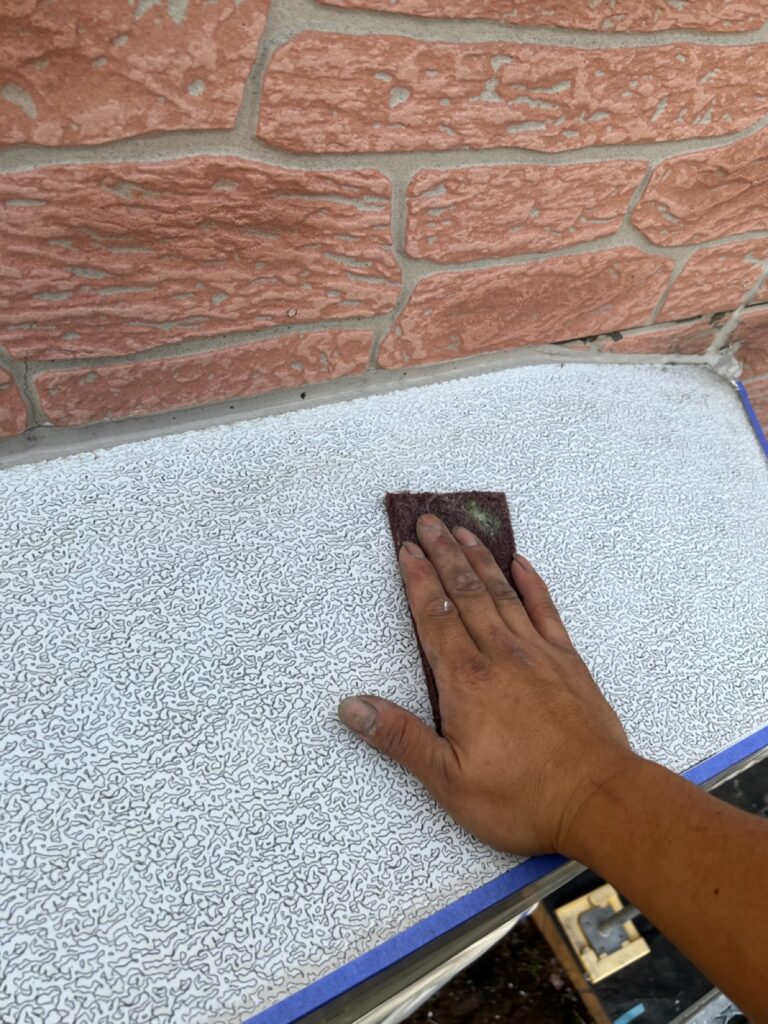 鉄部ケレン<br />
（下地調整）