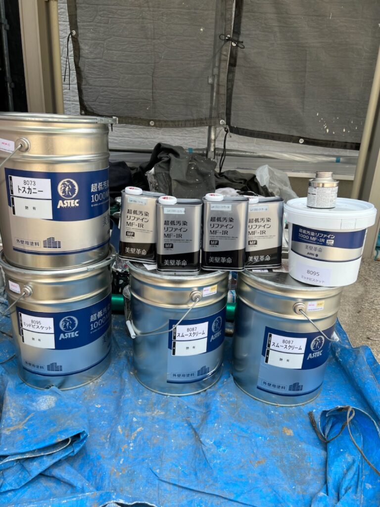 使用材料<br />
←外壁上塗り材料