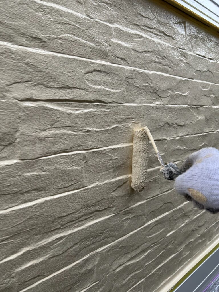２階の外壁上塗り