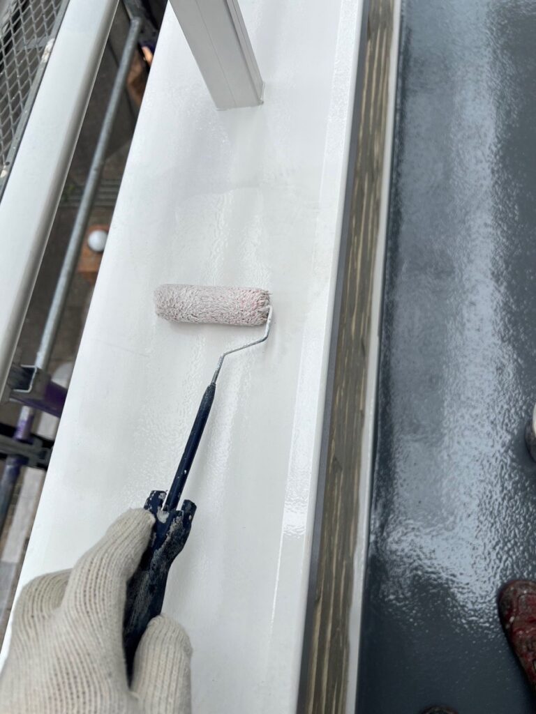 ベランダ手摺り・笠木上塗り（完了）