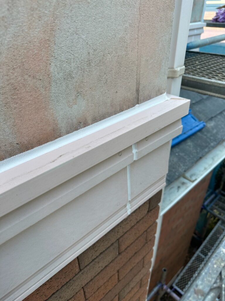 幕板上場コーキング打ち込み（完了）<br />
（下地補修）