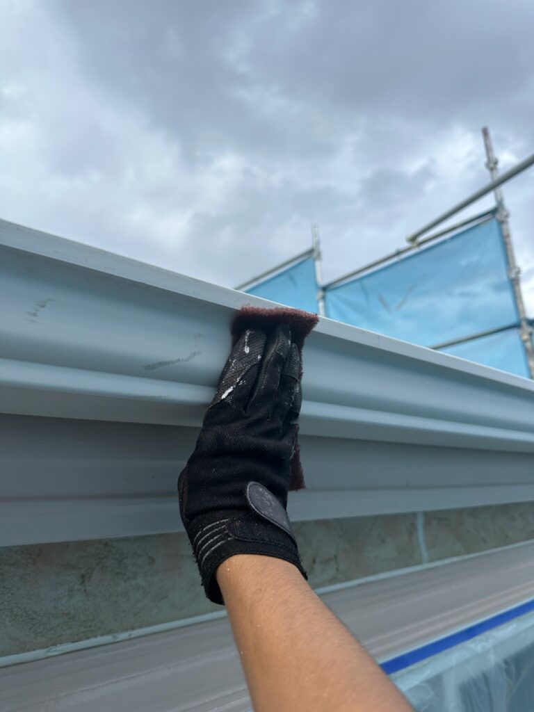 雨樋ケレン<br />
(下地調整)