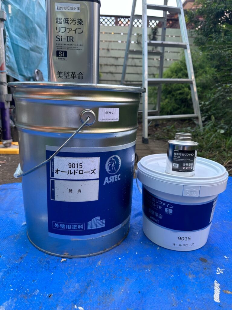 使用材料<br />
←外壁上塗り材料