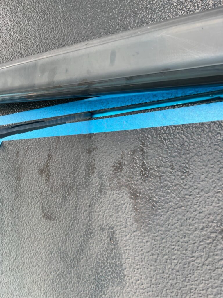 既存コーキング撤去