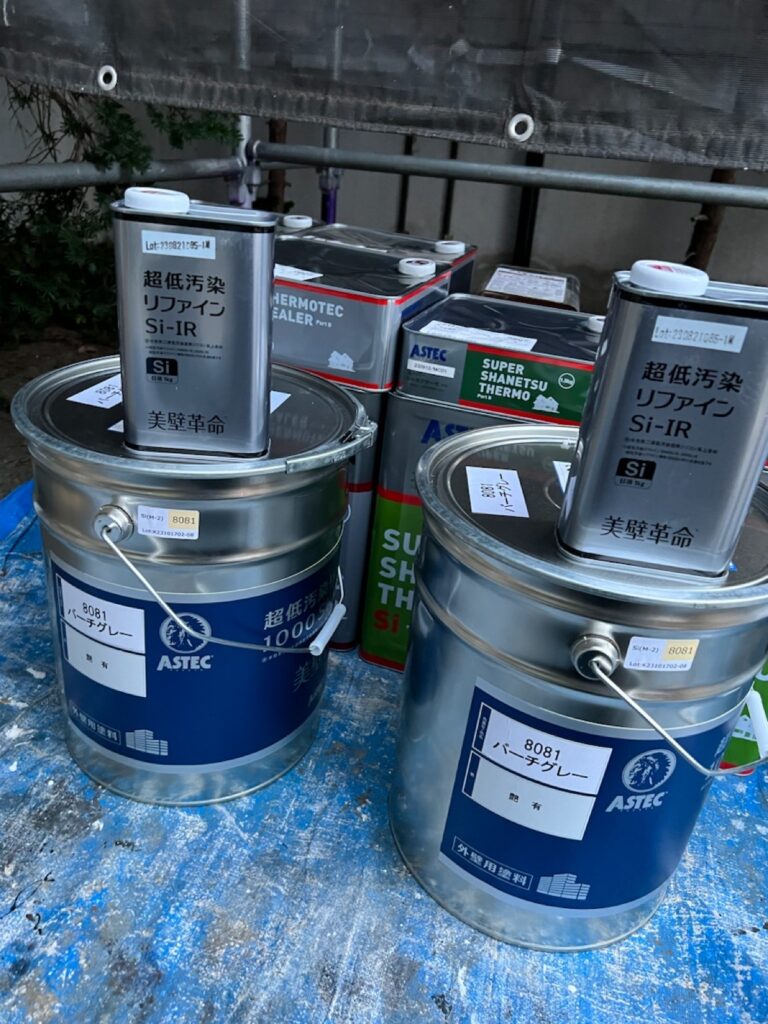 使用材料<br />
←外壁上塗り材料