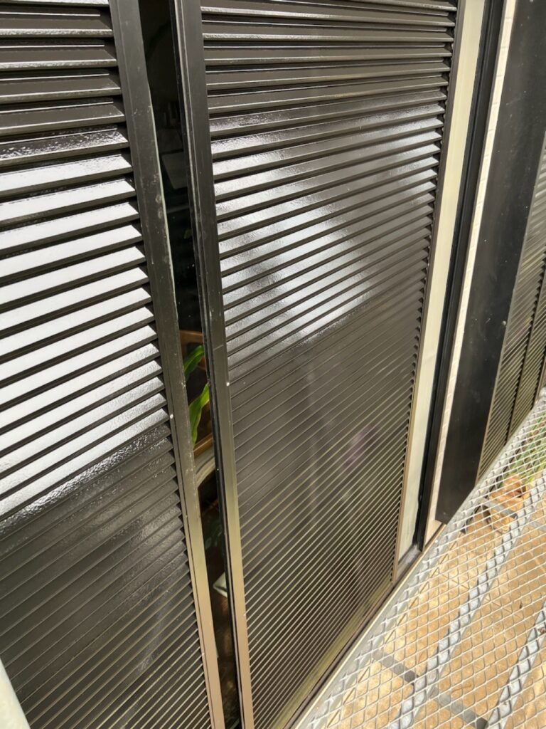 雨戸上塗り（完了）