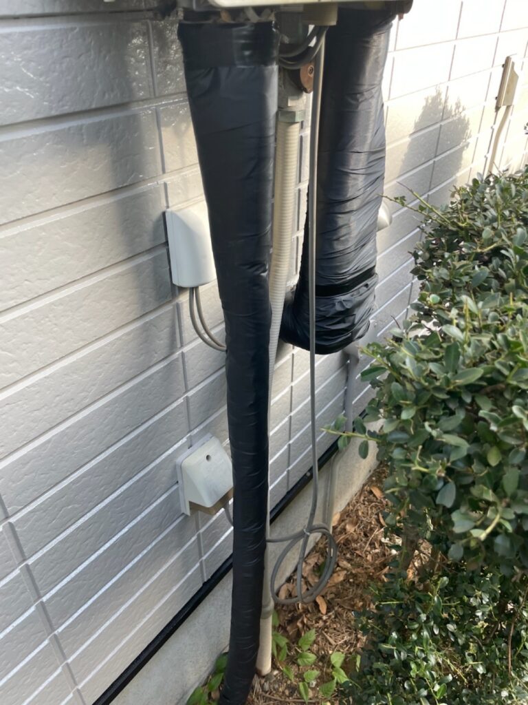 ホース巻き<br />
（弊社ではボロボロのホースはサービスで巻き直しを行っております。）