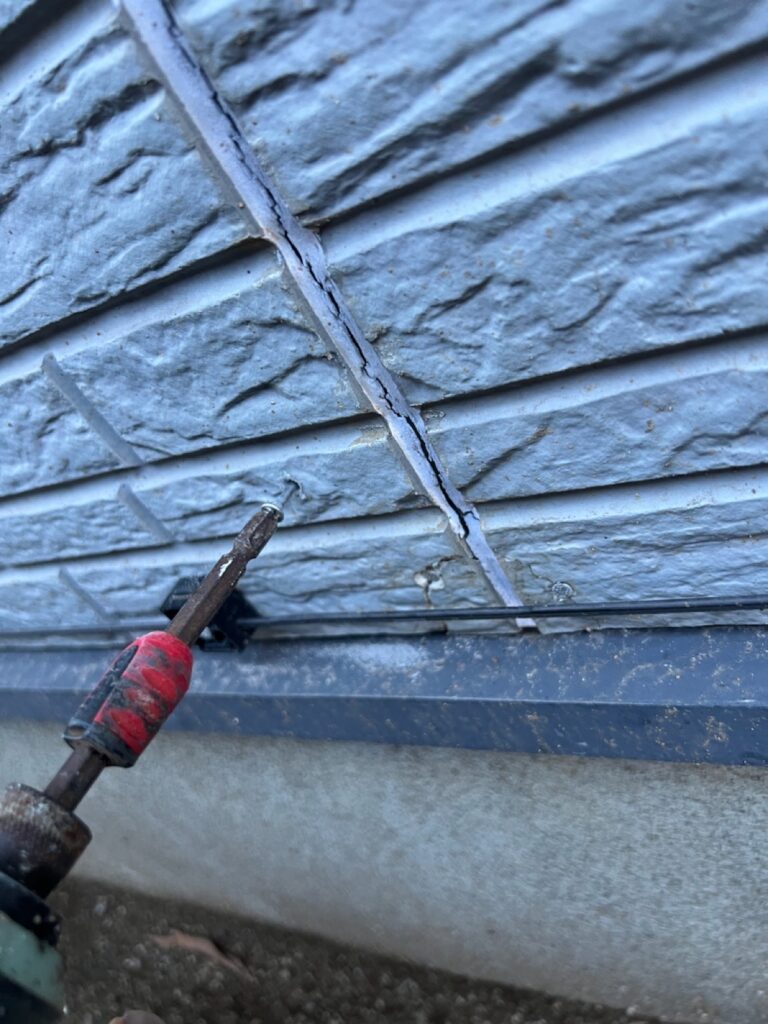 サイディングビス打ち込み（下地補修）