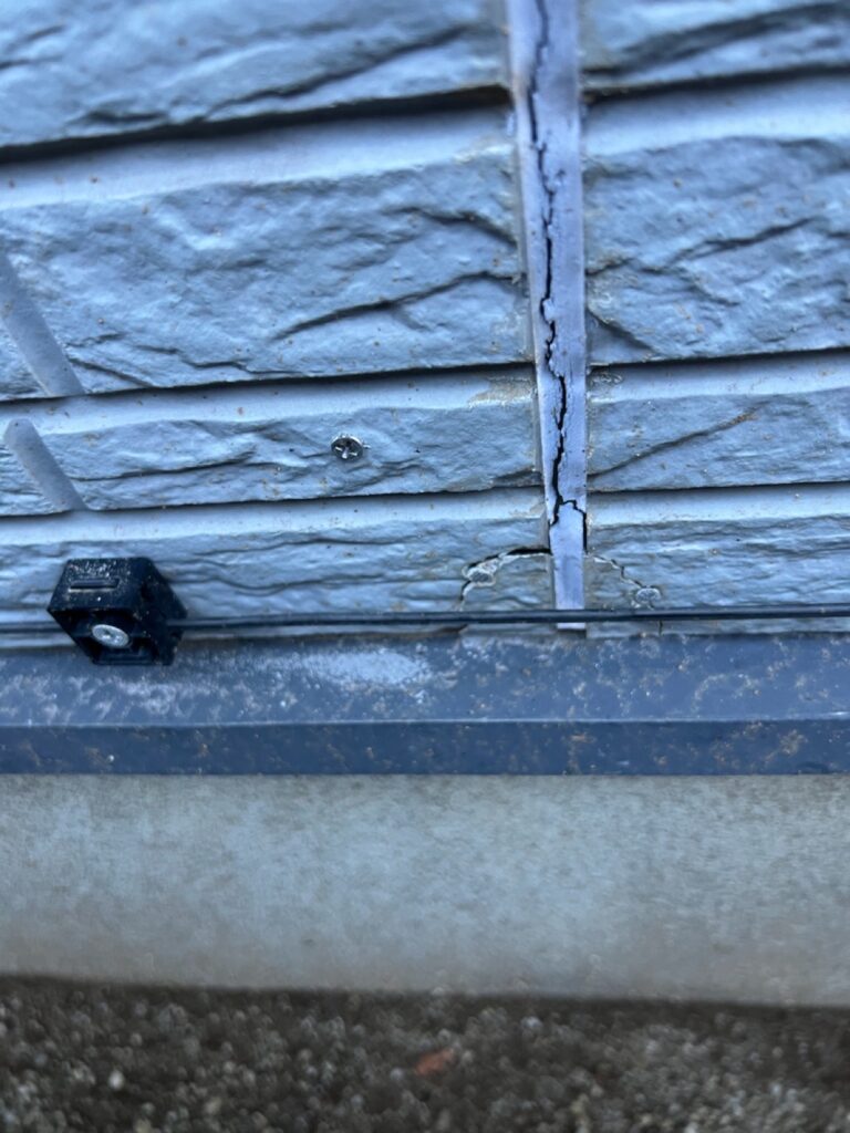 サイディングビス打ち込み（下地補修）