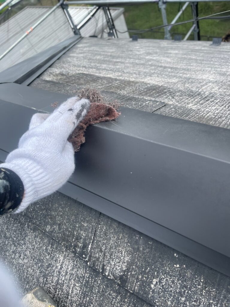 棟板金ケレン<br />
（下地補修）