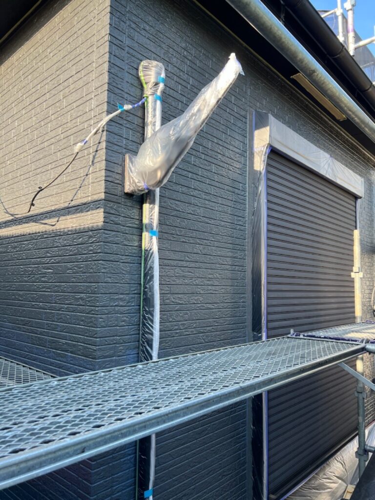 外壁中塗り（完了）<br />
（スレートグレー）