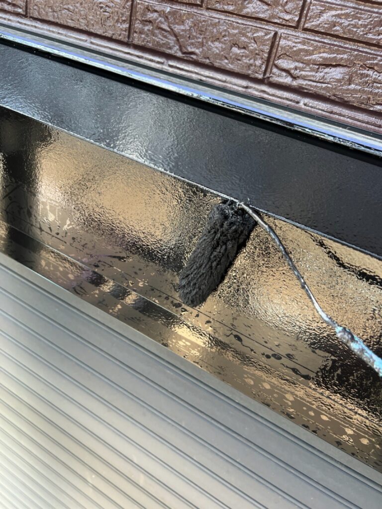 シャッターBOX上塗り