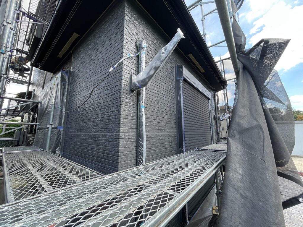 外壁上塗り（完了）<br />
（スレートグレー）