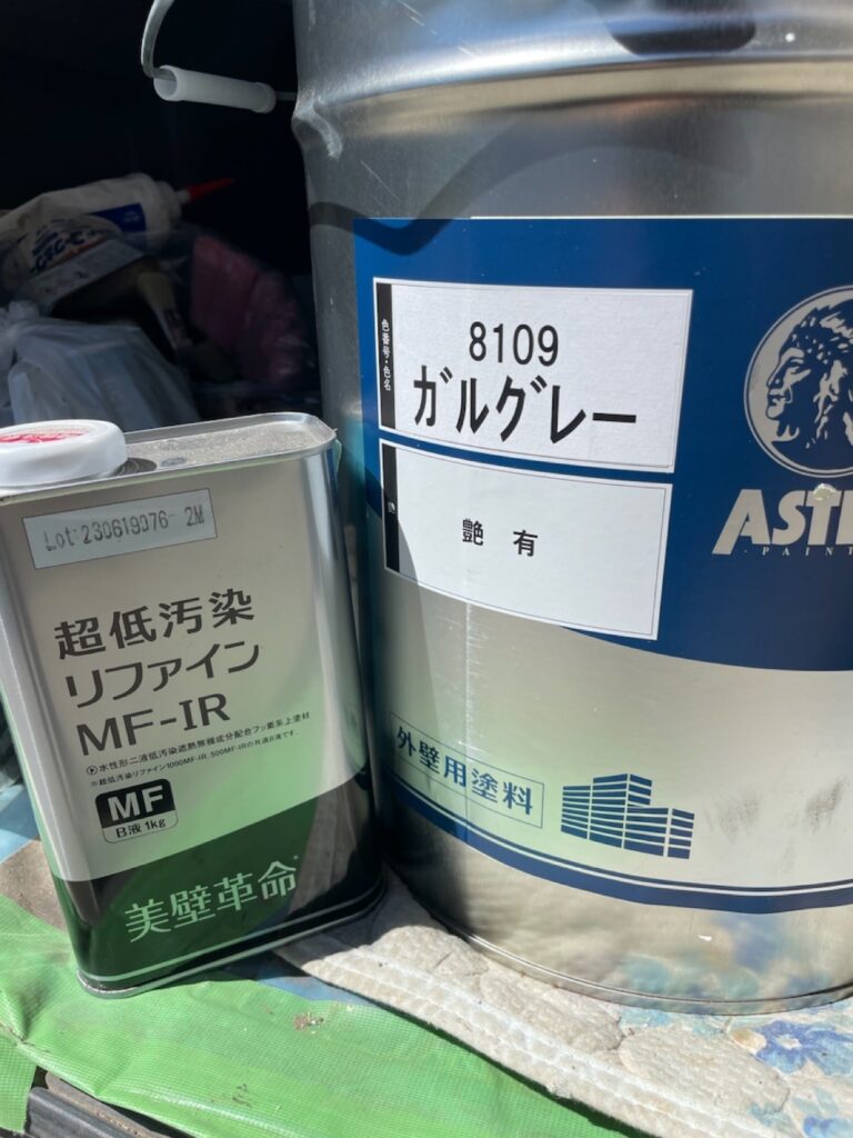 使用材料<br />
←外壁上塗り材料