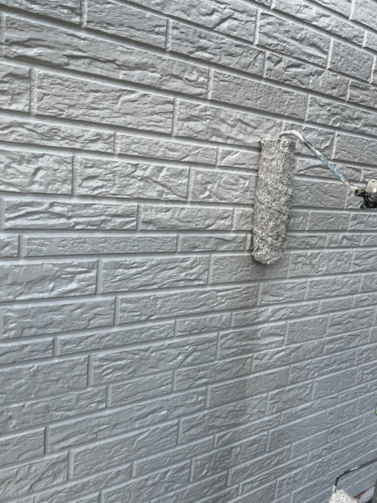 外壁上塗り<br />
（ガルグレー）