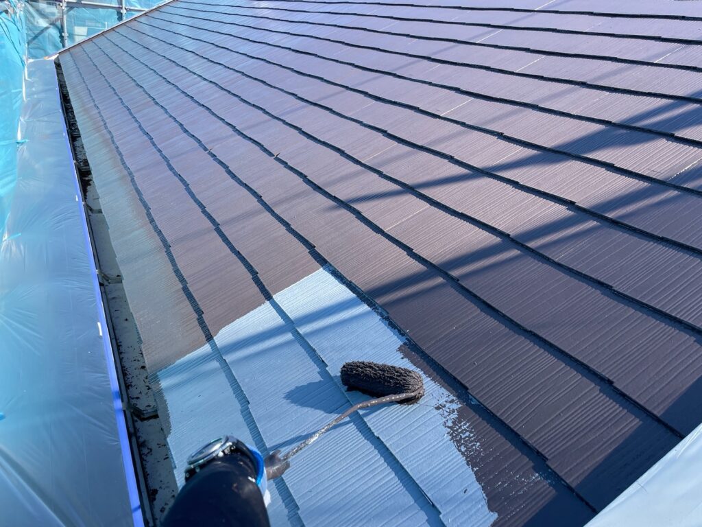 屋根中塗り<br />
