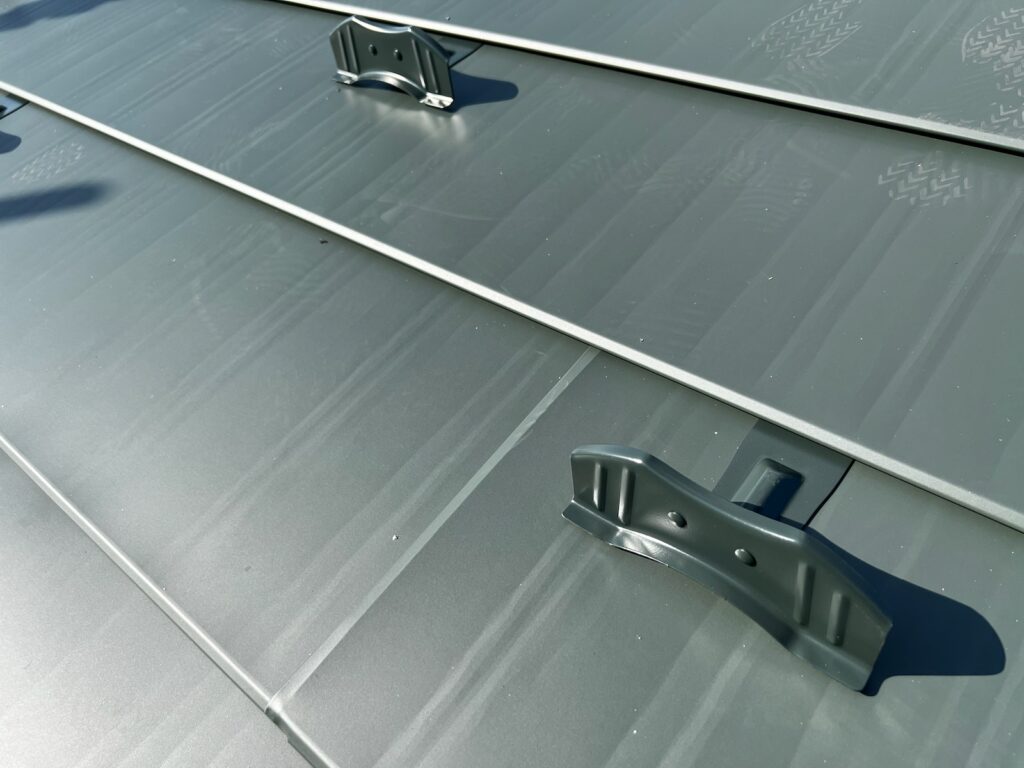 雪止め取り付け（ステンレス製）