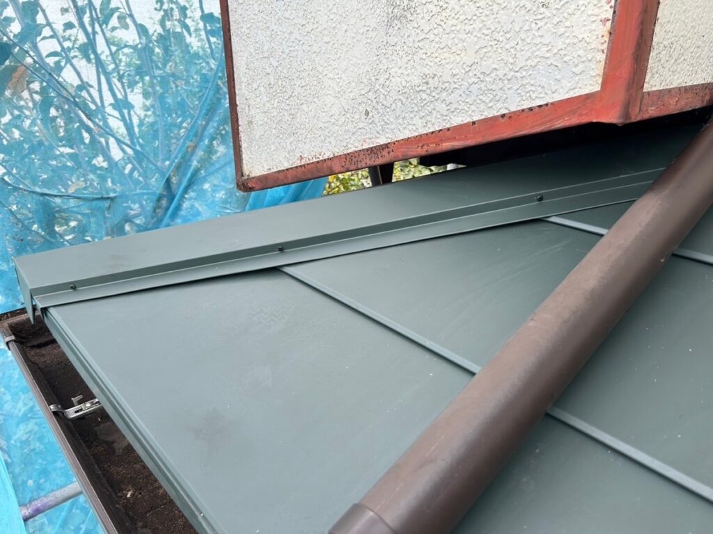 棟板金取り付け<br />
（ニチハ純正品使用）