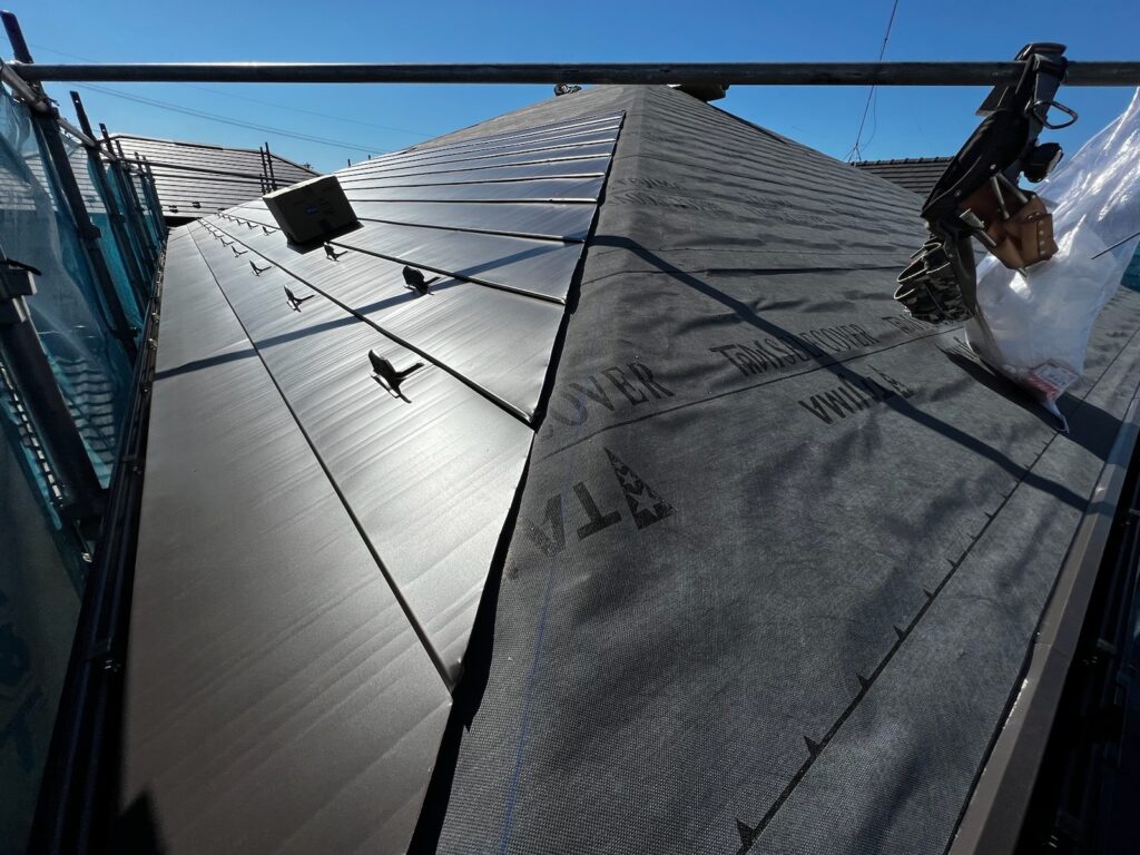 屋根本体取り付け（大屋根）