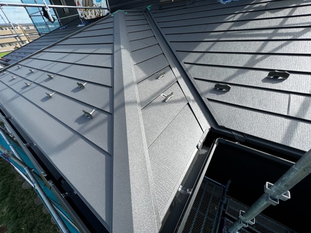 棟板金取り付け<br />
<br />
