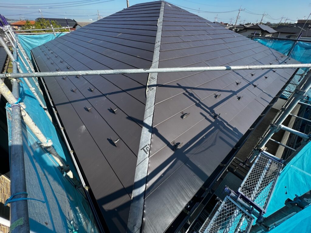 屋根本体取り付け（大屋根）