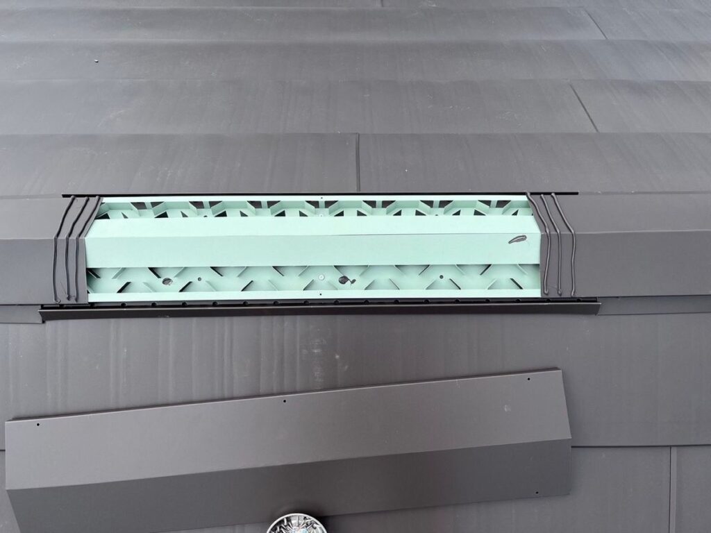 換気棟の下地取り付け