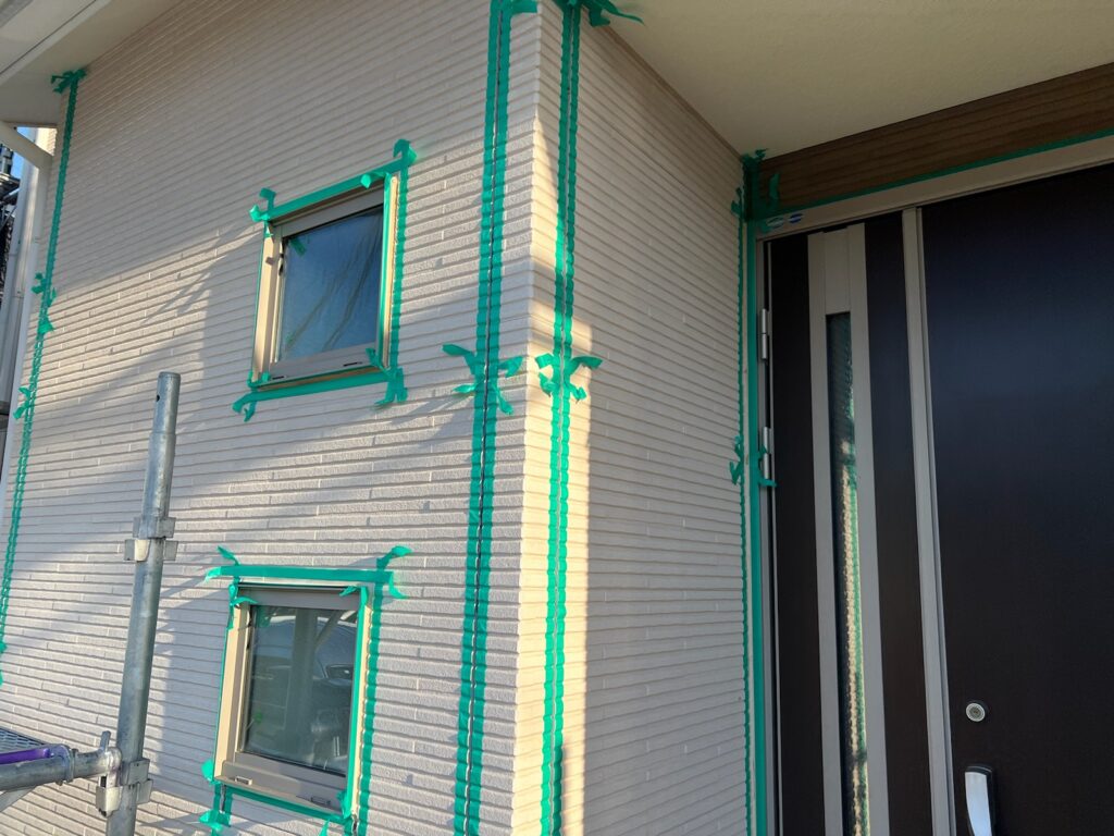 テープ貼り（養生）