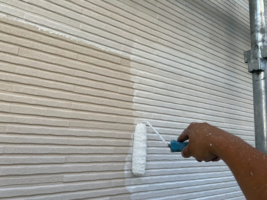 外壁下塗り<br />
（白色）