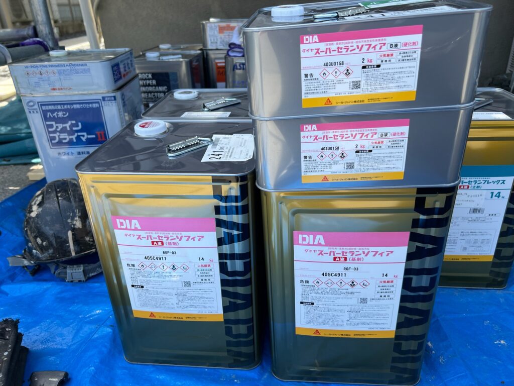 使用材料<br />
←屋根上塗り材料