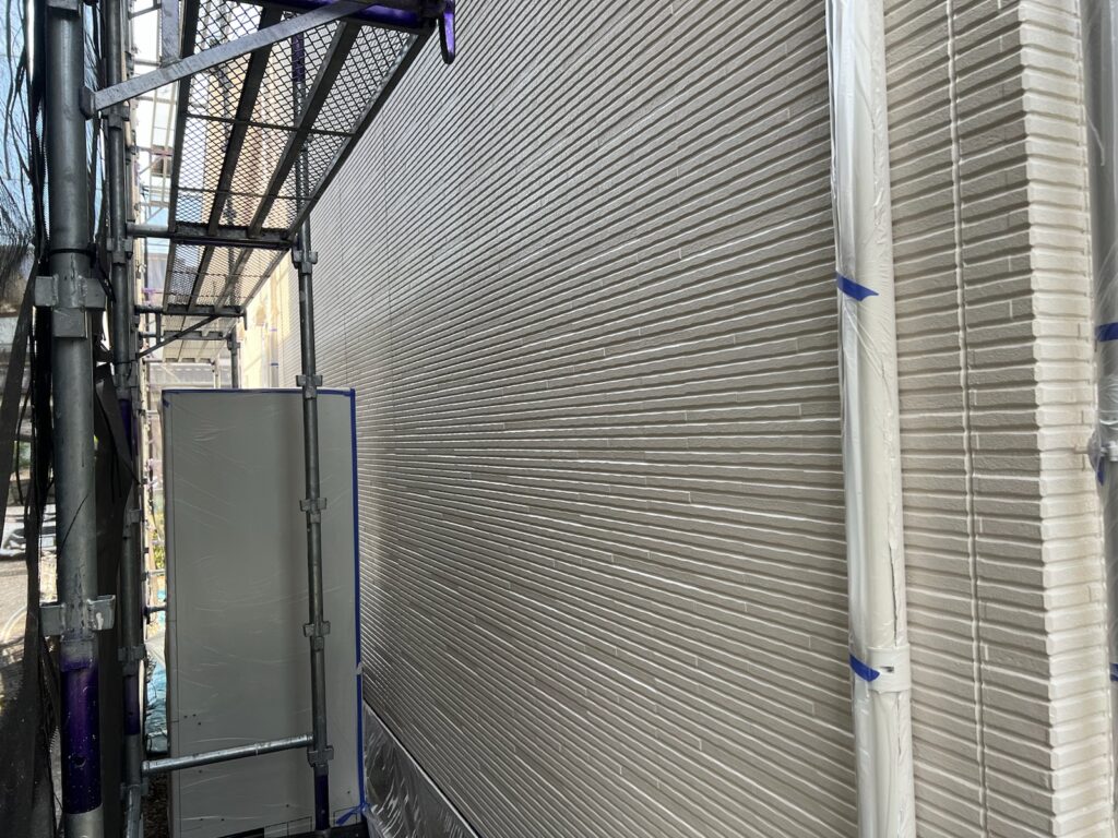 外壁中塗り（完了）<br />
（NO.74）