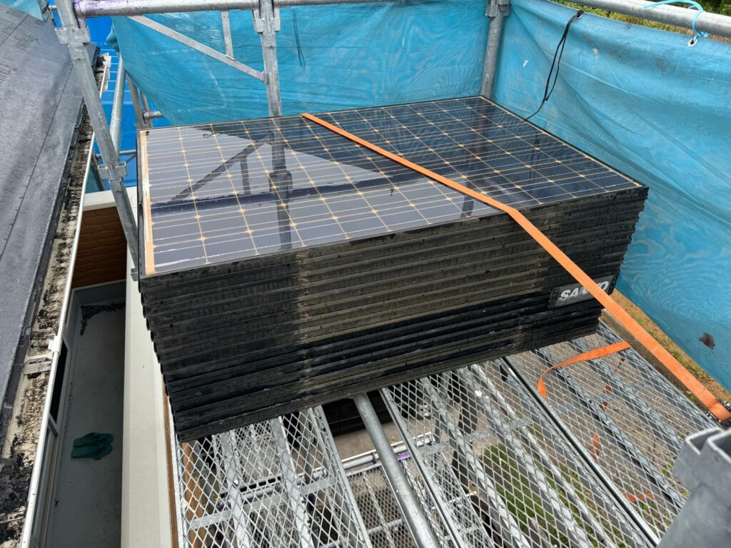 既存のソーラーパネル取り外し