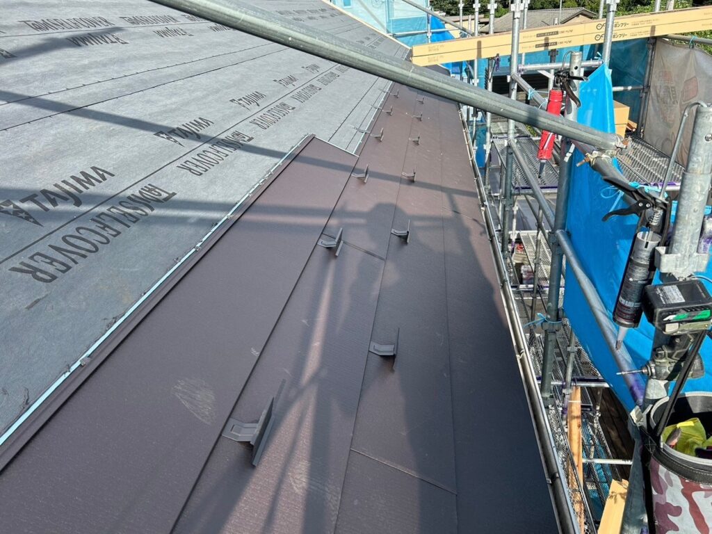 屋根本体取り付け（大屋根）