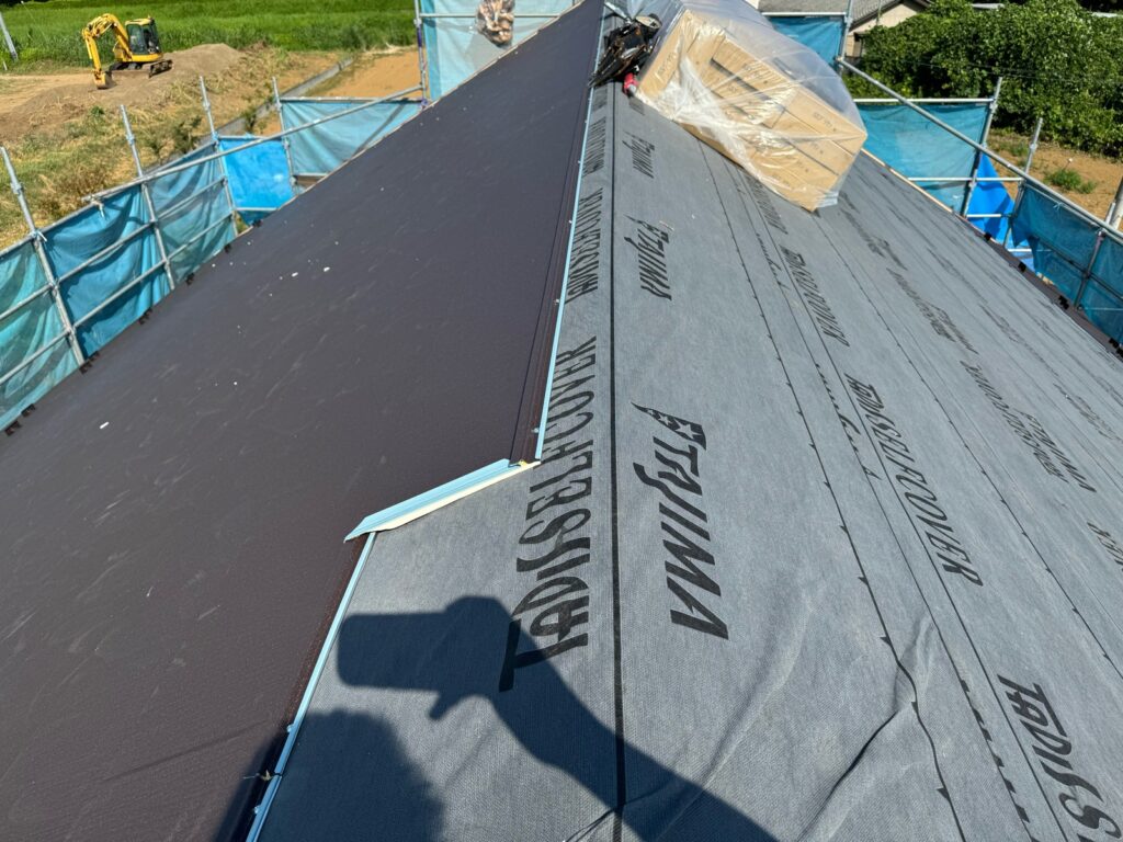 屋根本体取り付け（大屋根）