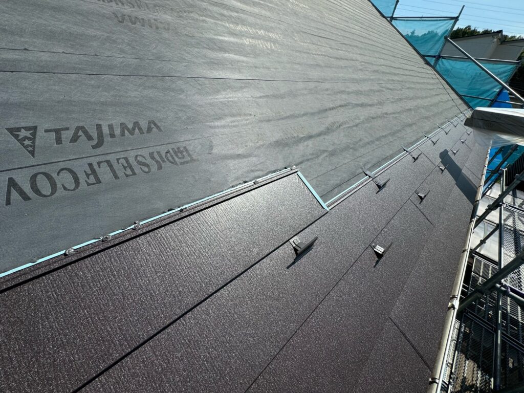 屋根本体取り付け（大屋根）