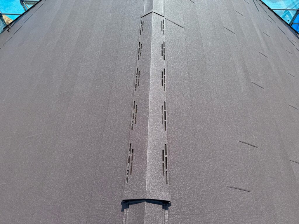 換気棟取り付け<br />
（換気棟を取り付けることにより、冬は結露対策になり、夏は室内温度上昇を制御してくれます。）