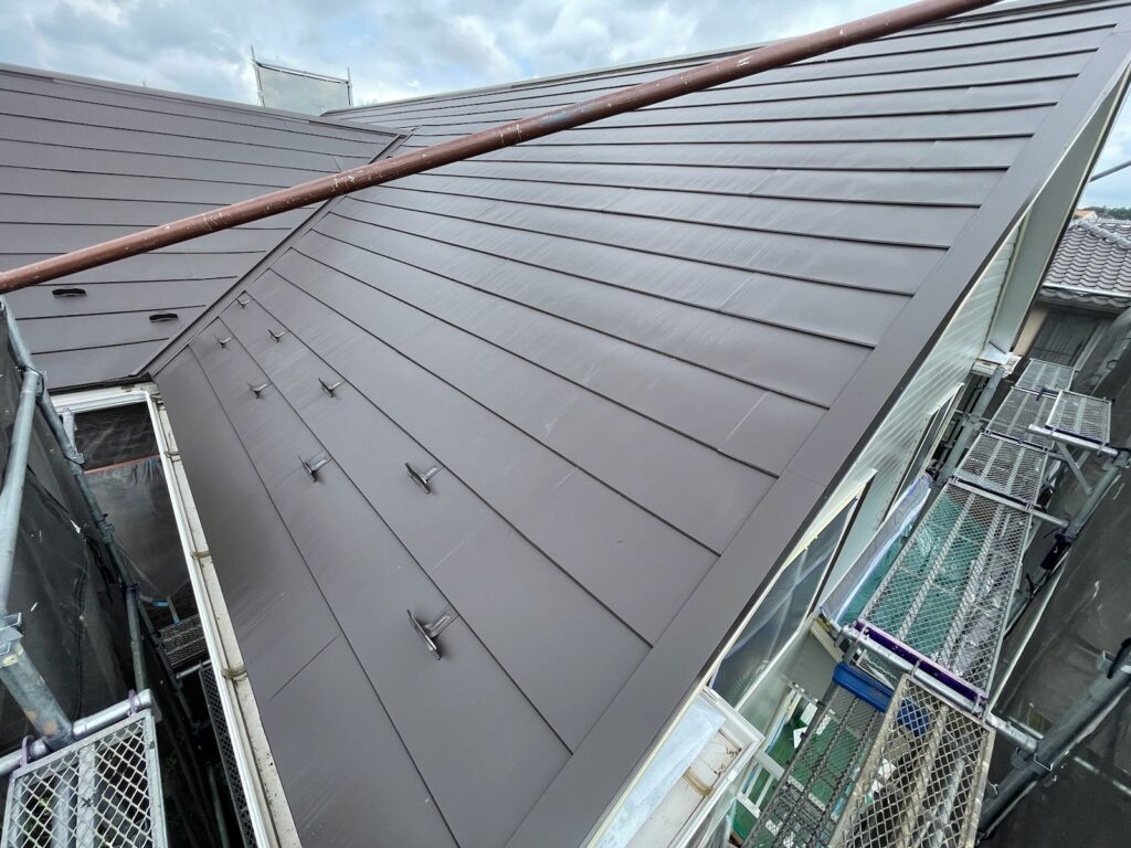 施工完了(大屋根)<br />
美しい屋根の完成です👍