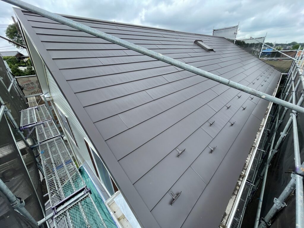 施工完了(大屋根)<br />
美しい屋根の完成です👍