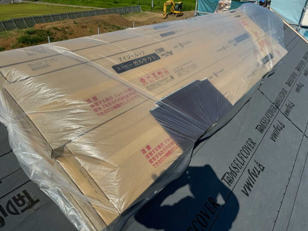 使用材料<br />
←スーパーガルテクト<br />
（色：Sシェイドブラウン）