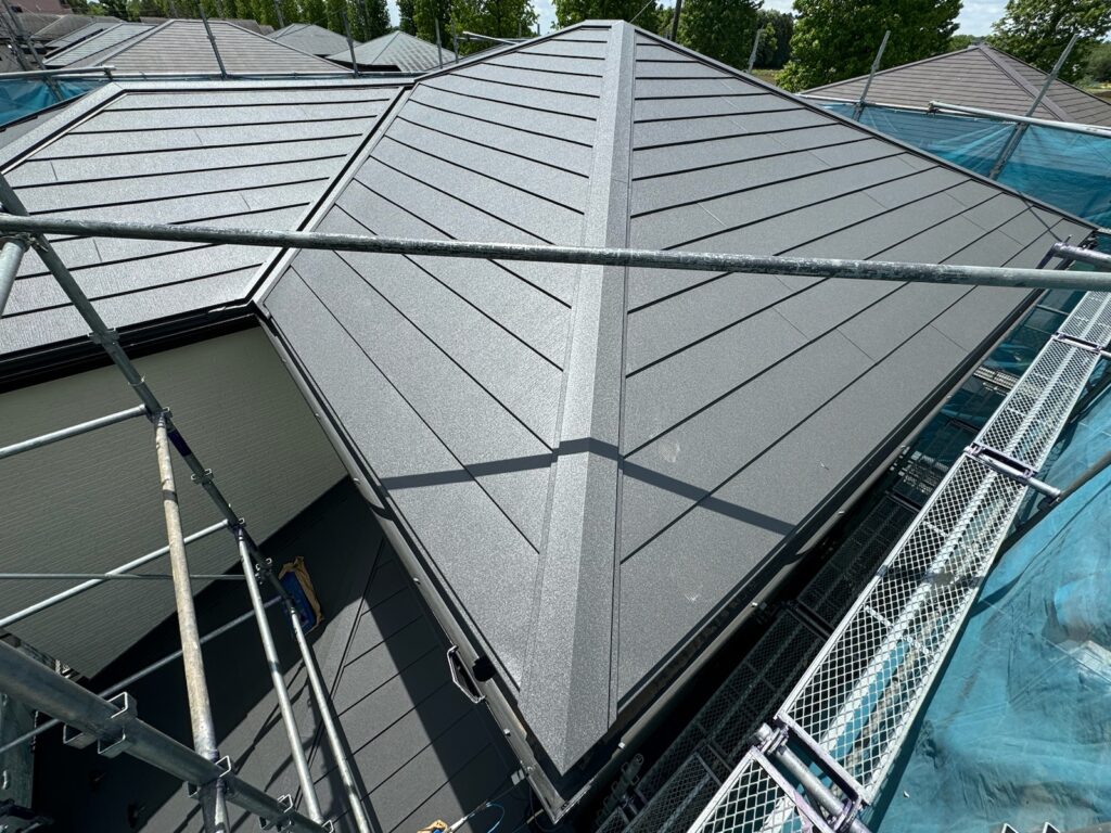 施工完了(大屋根)<br />
美しい屋根の完成です👍