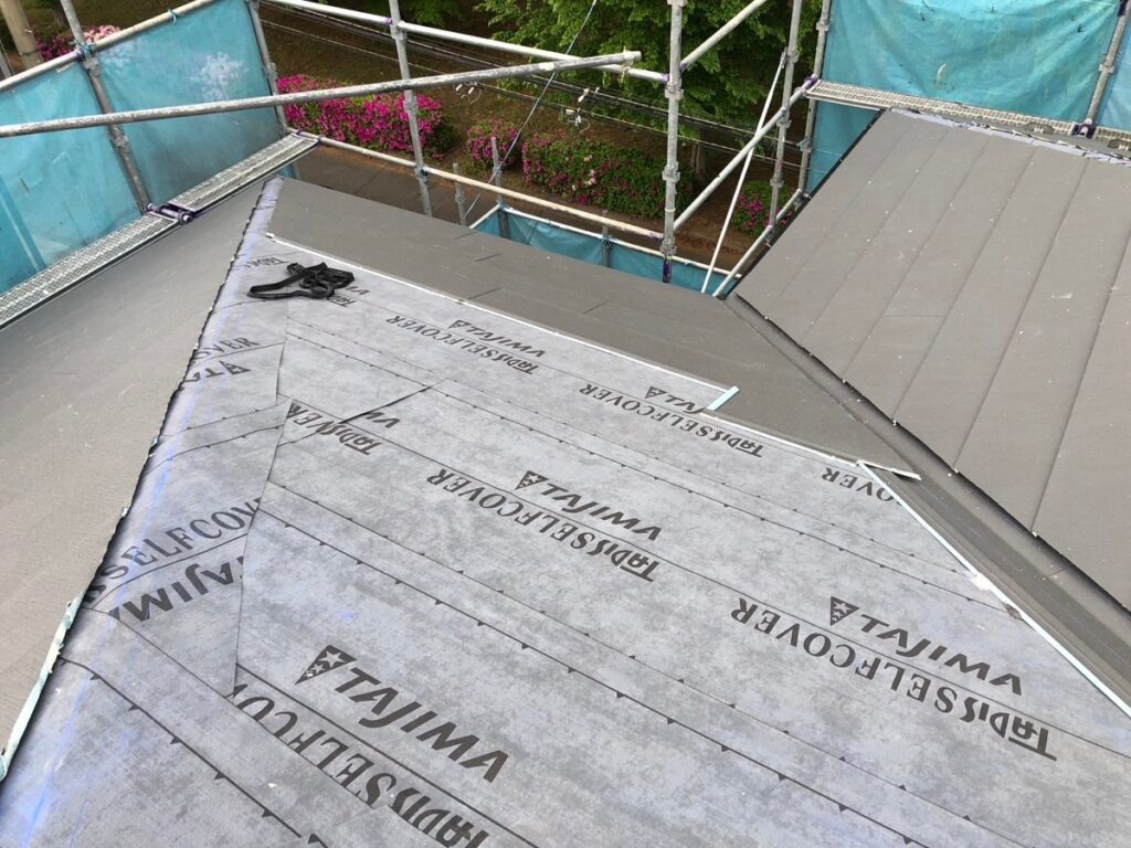 屋根本体取り付け(大屋根)