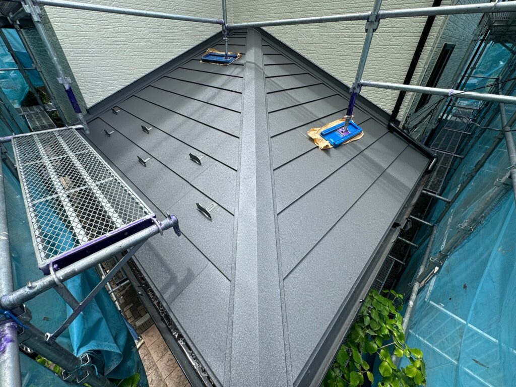 施工完了(下屋根)<br />
美しい屋根の完成です👍