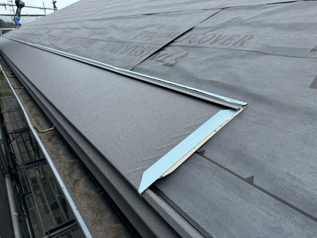 屋根本体取り付け（大屋根）